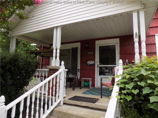 205 LUKE Street, Hugheston, WV 25110
