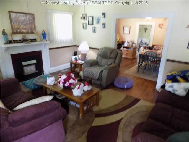 205 LUKE Street, Hugheston, WV 25110