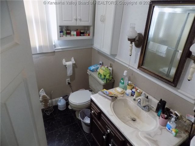 205 LUKE Street, Hugheston, WV 25110