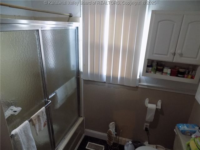 205 LUKE Street, Hugheston, WV 25110