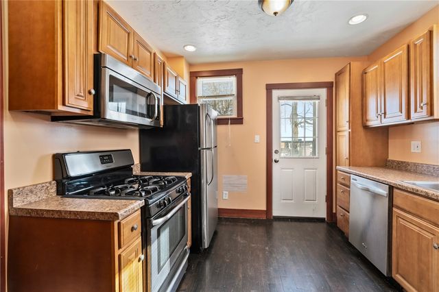 3409 Brownsville Rd, Brentwood, PA 15227