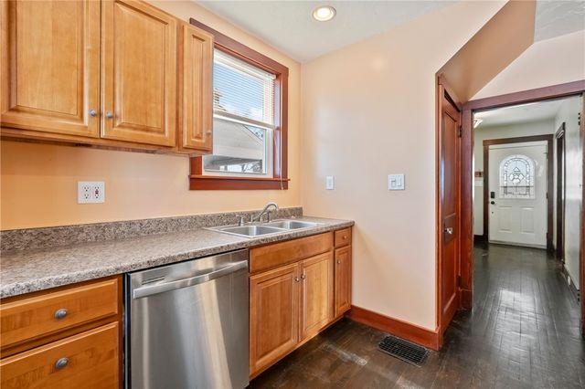 3409 Brownsville Rd, Brentwood, PA 15227