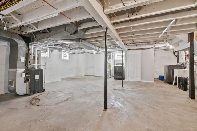 3409 Brownsville Rd, Brentwood, PA 15227