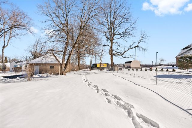 3409 Brownsville Rd, Brentwood, PA 15227