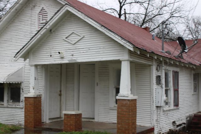 1717 N Tenneha, Tyler, TX 75702