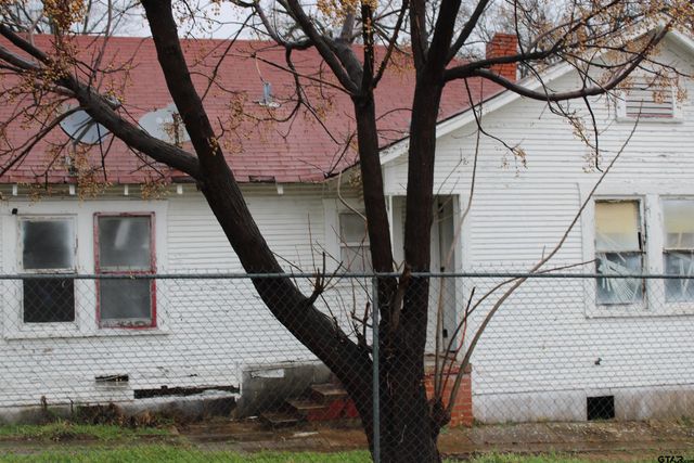 1717 N Tenneha, Tyler, TX 75702