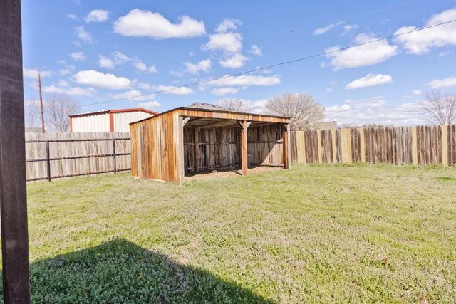 107 Ashley Street, Alvord, TX 76225