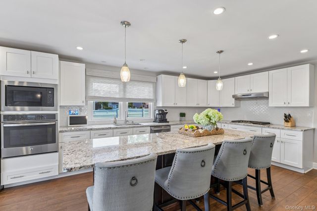 790 Garden Drive, Franklin Square, NY 11010