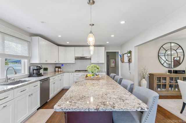 790 Garden Drive, Franklin Square, NY 11010