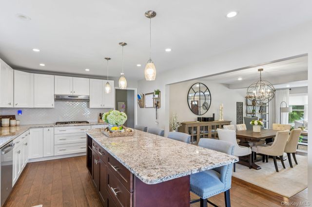 790 Garden Drive, Franklin Square, NY 11010