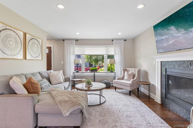790 Garden Drive, Franklin Square, NY 11010