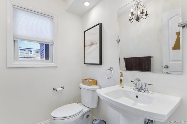 790 Garden Drive, Franklin Square, NY 11010
