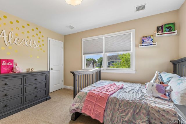 790 Garden Drive, Franklin Square, NY 11010