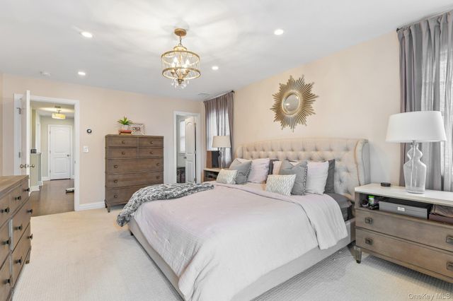 790 Garden Drive, Franklin Square, NY 11010