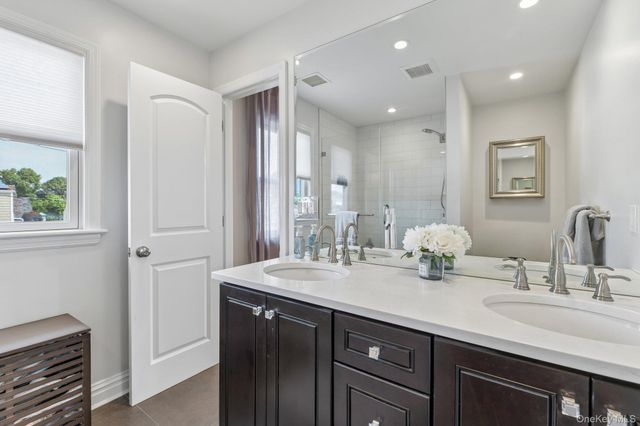 790 Garden Drive, Franklin Square, NY 11010
