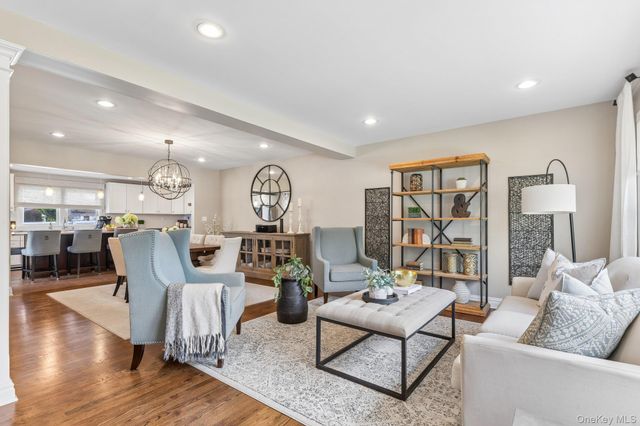 790 Garden Drive, Franklin Square, NY 11010