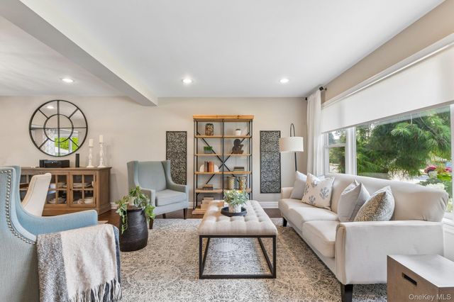 790 Garden Drive, Franklin Square, NY 11010