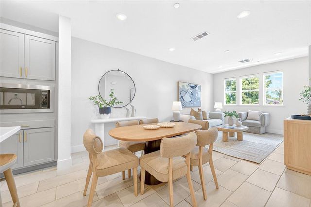 1340 Civic Center Drive 4, Santa Clara, CA 95050