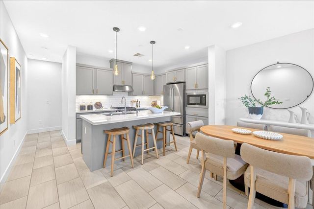 1340 Civic Center Drive 4, Santa Clara, CA 95050