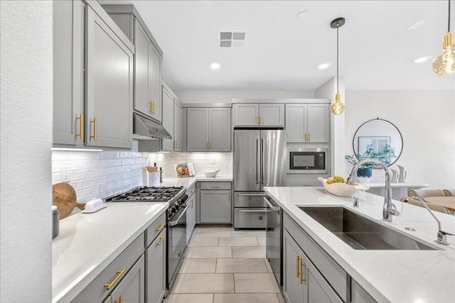 1340 Civic Center Drive 4, Santa Clara, CA 95050