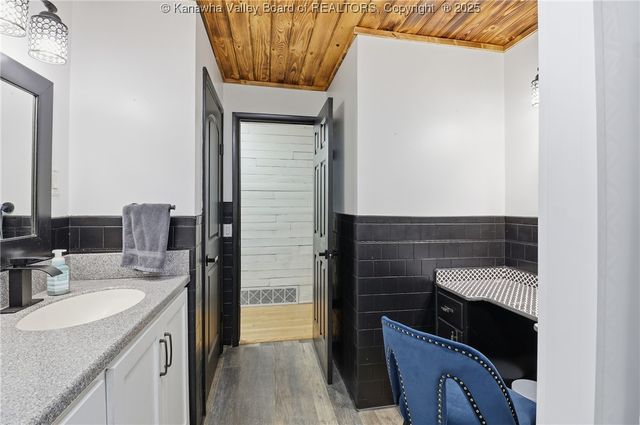 448 Kirby Road, Milton, WV 25541