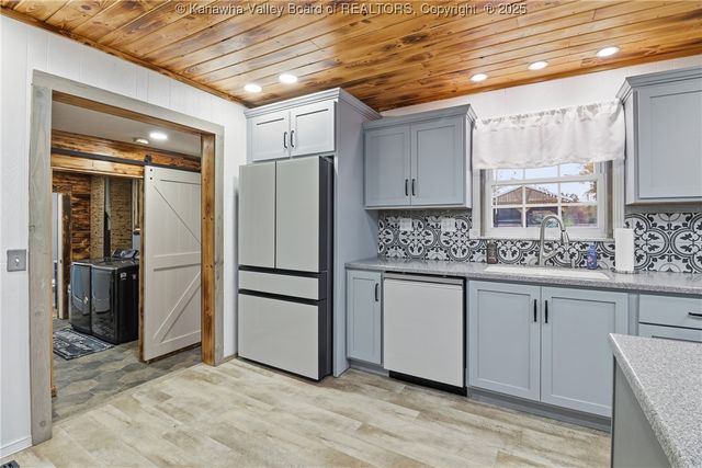 448 Kirby Road, Milton, WV 25541