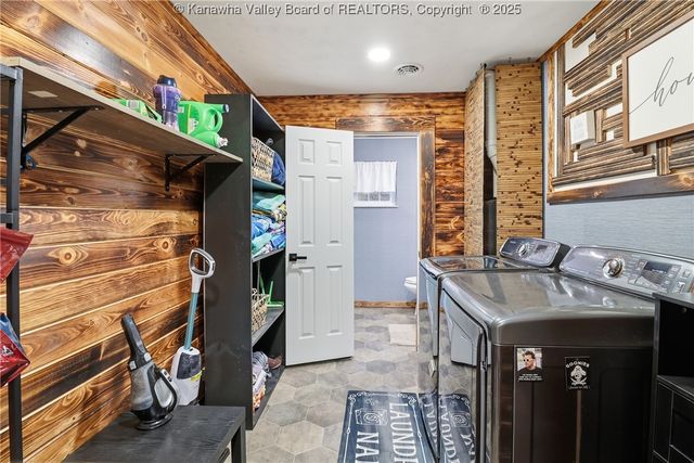 448 Kirby Road, Milton, WV 25541