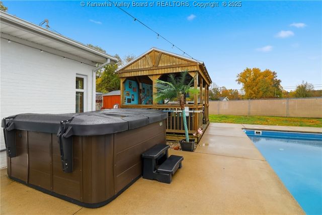 448 Kirby Road, Milton, WV 25541