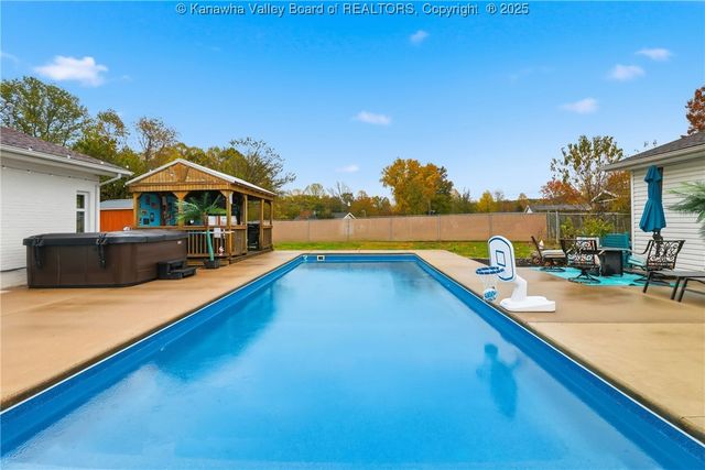 448 Kirby Road, Milton, WV 25541