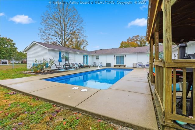 448 Kirby Road, Milton, WV 25541