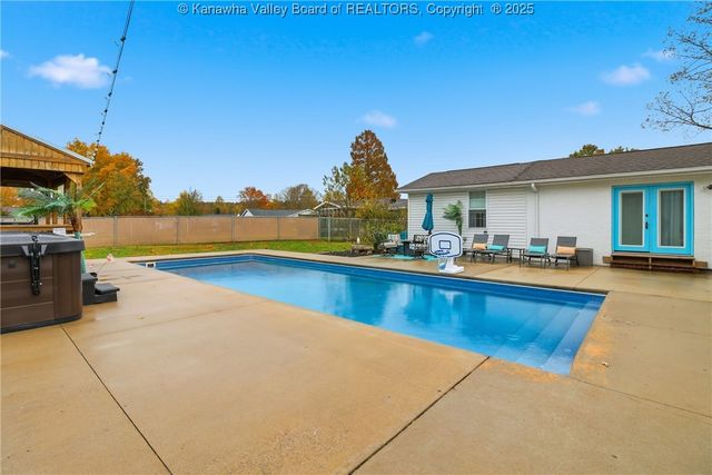 448 Kirby Road, Milton, WV 25541