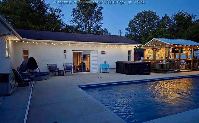 448 Kirby Road, Milton, WV 25541