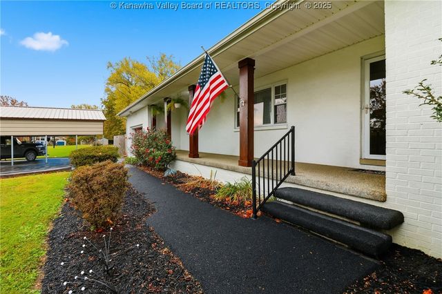 448 Kirby Road, Milton, WV 25541