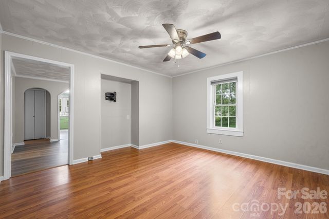 1124 Bradford Mountain Road, Lenoir, NC 28645