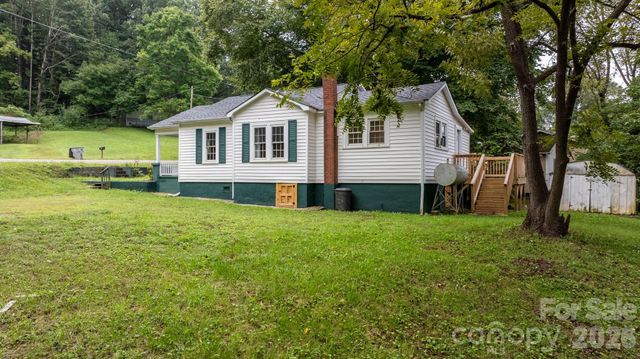 1124 Bradford Mountain Road, Lenoir, NC 28645