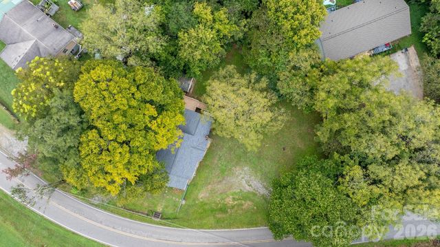 1124 Bradford Mountain Road, Lenoir, NC 28645