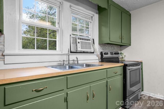 1124 Bradford Mountain Road, Lenoir, NC 28645