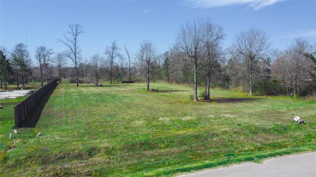 83 County Road 5004, Cleveland, TX 77327