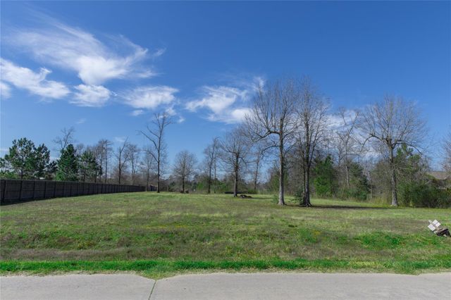 83 County Road 5004, Cleveland, TX 77327