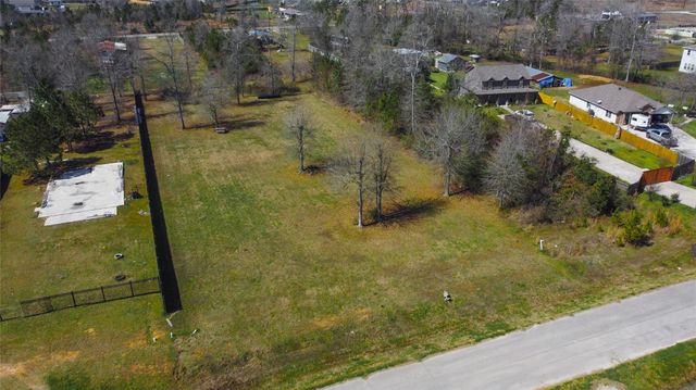 83 County Road 5004, Cleveland, TX 77327