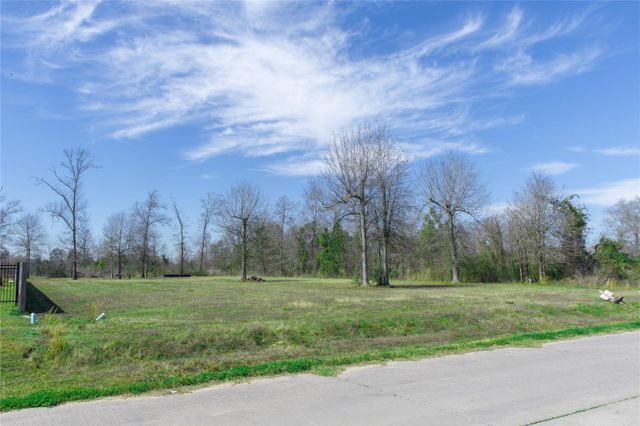 83 County Road 5004, Cleveland, TX 77327