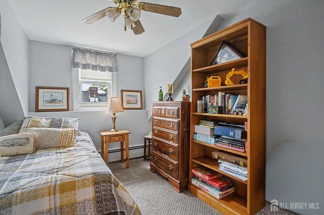 32 Lloyd Street, Edison, NJ 08817