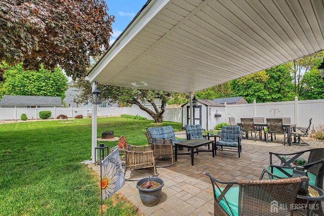 32 Lloyd Street, Edison, NJ 08817