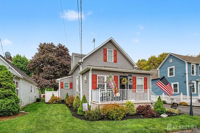 32 Lloyd Street, Edison, NJ 08817