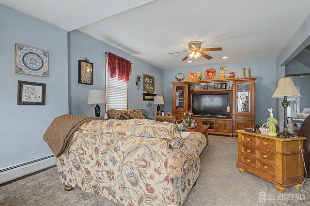 32 Lloyd Street, Edison, NJ 08817