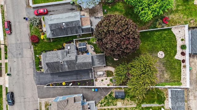 32 Lloyd Street, Edison, NJ 08817