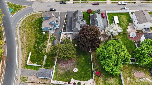 32 Lloyd Street, Edison, NJ 08817