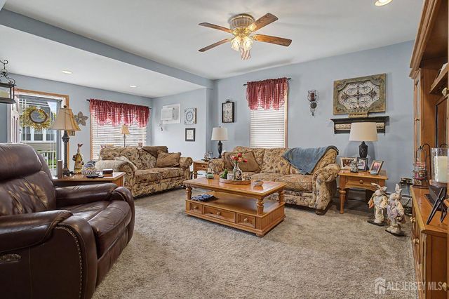 32 Lloyd Street, Edison, NJ 08817