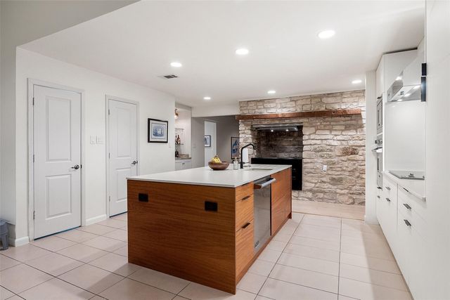 705 Mariner, Lakeway, TX 78734