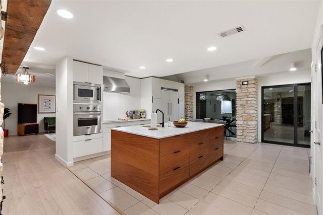 705 Mariner, Lakeway, TX 78734